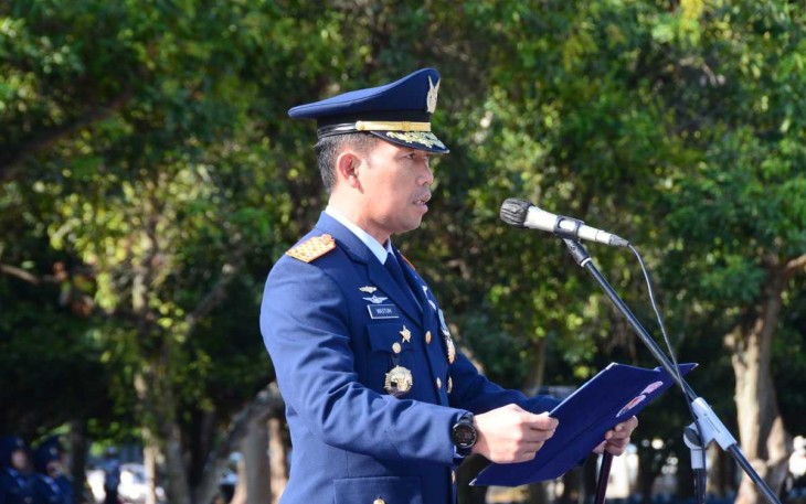 Danlanud Iswahjudi Marsma Wastum saat mbacakan amanat Kasau dalam upacara peringatan Hari Bakti ke-76 TNI AU, Sabtu (29/7)