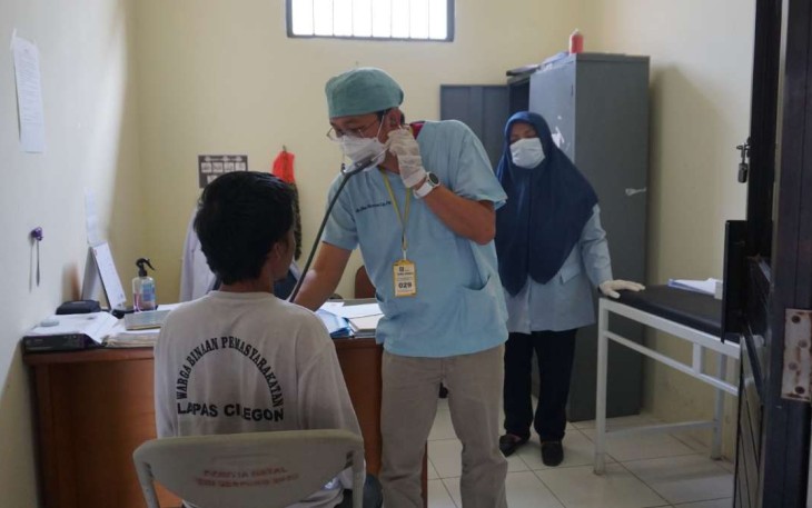 Pemeriksaan kesehatan di Lapas Cilegon 