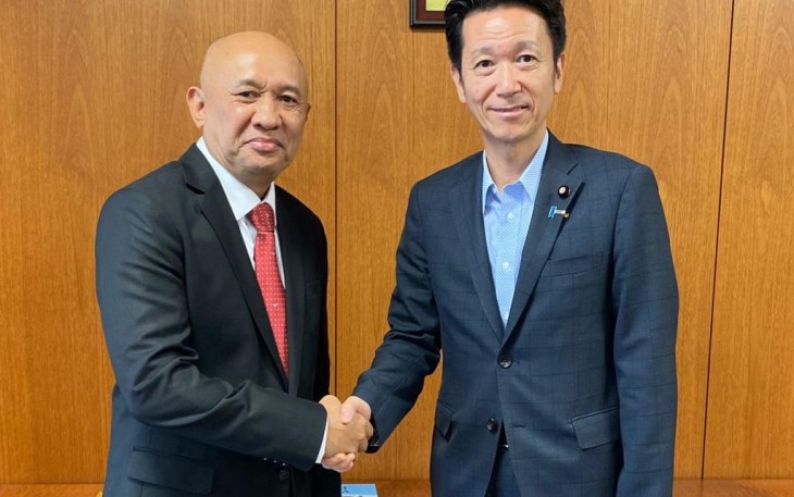 MenkopUKM Teten Masduki bersama Wakil Menteri Parlemen METI Jepang Nagamine Makoto di Tokyo Jepang, Rabu (2/8)