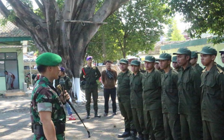 Dandim 0802/Ponorogo Letkol Inf Hirta Juni Adriansyah saat memberikan pembekalan, Jum'at (4/8)