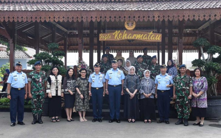 Joglo Makoharmatau Bandung, Jum'at (4/8)