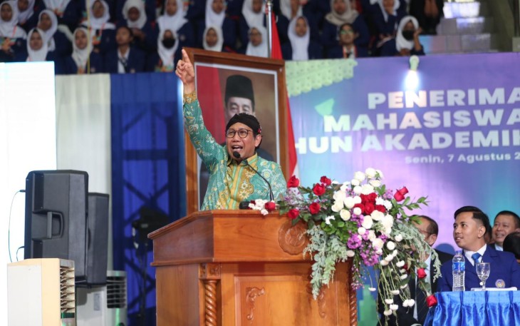 Mendes PDTT Abdul Halim Iskandar saat memberikan materi dihadapan mahasiswa UNY, Selasa (8/8)