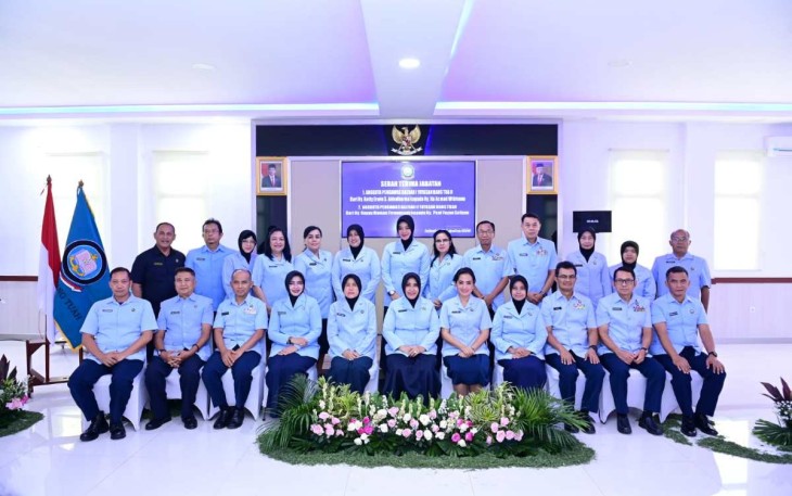 Ketua Pengawas Yayasan Hang Tuah foto bersama 