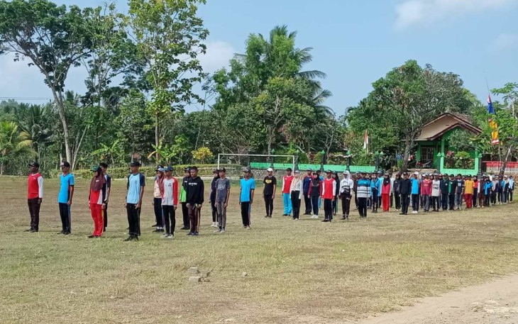 Latihan paskibra jelang HUT Kemerdekaan RI ke 78 di wilayah desa binaan, Jum'at (11/8)