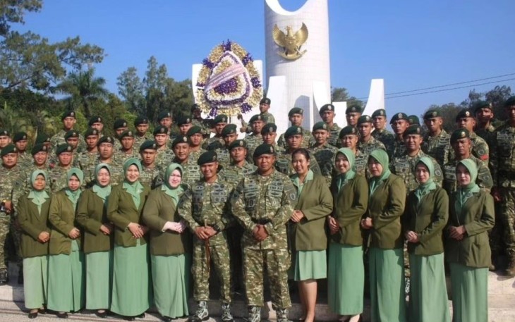 Ziarah dan tabur bunga prajurit Yonarhanud 2 Kostrad di TMP Untung Suropati 