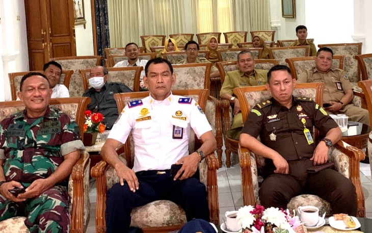 Danramil 0801/06 Bandar Kapten Arm Abdul Radjak saat Mengikuti Rakor Pengendalian Inflasi Bersama Kemendagri secara virtual, Senin (14/8) 