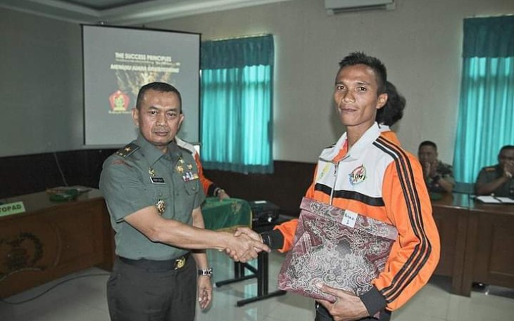 Serda Gusti Ngurah Rai saat menerima penghargaan 