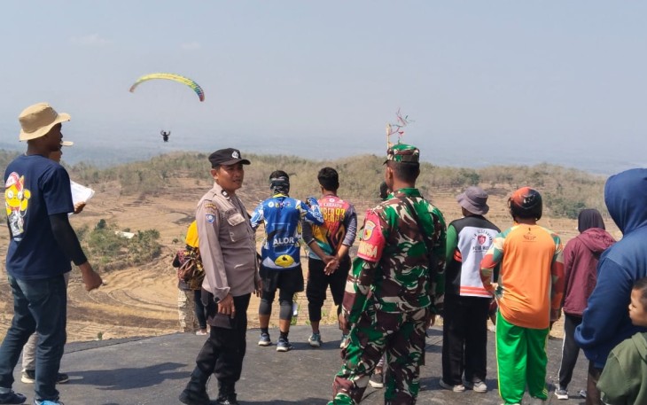 Pengamanan even Porprov Jatim Cabor Paralayang di wilayah desa binaan 