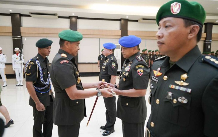 Pangdam IX Udayana Mayjen TNI Harfendi saat sertijab, Senin (28/8)
