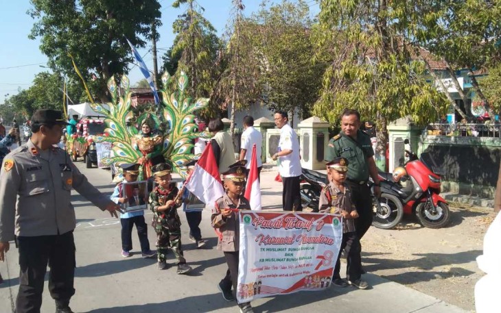 Pawai Ta'aruf semarak HUT Kemerdekaan RI 