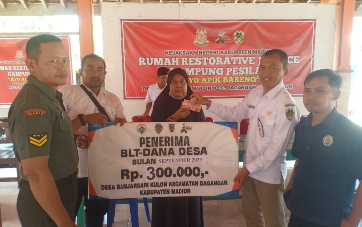 Pencairan BLT-DD warga desa binaan, Kamis (7/9)