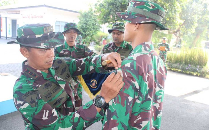 Danpuslatmar Kodiklatal Kolonel Mar Yudi Asmar saat membuka Latihan penanggulangan bencana, Senin (9/10)