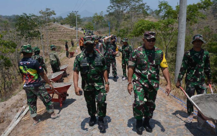 Tim Wasev TNI AD Tinjau Pelaksanaan TMMD ke 118 Kodim 0804/Magetan, Selasa (10/10)