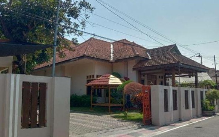 Penampakan Rumah Pribadi Bupati Blitar Rini Syarifah dan Suaminya yang Disewa Pemkab Blitar untuk Rumah Dinas Jabatan Wakil Bupati Blitar (Foto : Ist.)