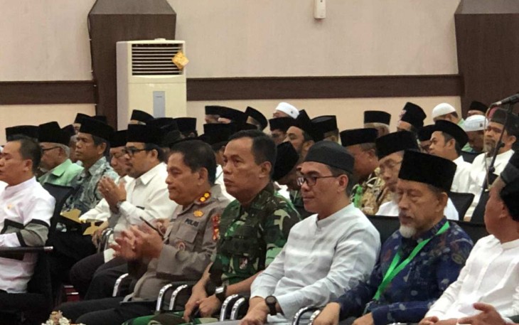 Asintel Kasdam XIV/Hsn Kolonel Inf Enjang saat menghadiri Halaqah Kebangsaan dan Keumatan  