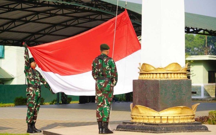 Upacara bendera 17-an prajurit Divif 2 Kostrad, Selasa (17/10)