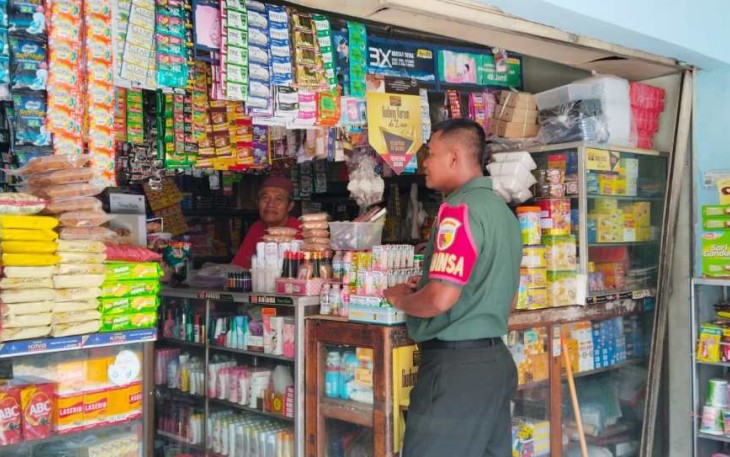 Blusukan pasar tradisional pantau harga wilayah desa binaan 
