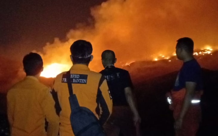 TPA Rawa Kucing Kota Tangerang Terbakar