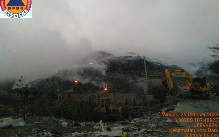Kebakaran TPA Jalupang Karawang