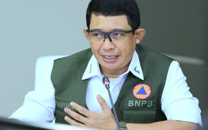 Kepala Badan Nasional Penanggulangan Bencana (BNPB) Letjen TNI Suharyanto, S.Sos., M.M. saat menghadiri Rapat Tingkat Menteri di Kantor Kemenko PMK, Jakarta pada Selasa (21/11).