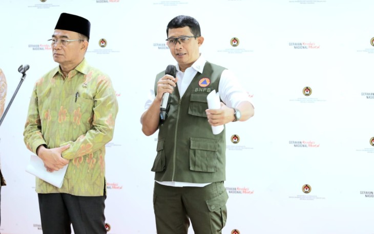 Kepala Badan Nasional Penanggulangan Bencana (BNPB) Letjen TNI Suharyanto, S.Sos., M.M., usai menghadiri Rapat Tingkat Menteri di Kantor Kemenko PMK, Jakarta pada Selasa (21/11).