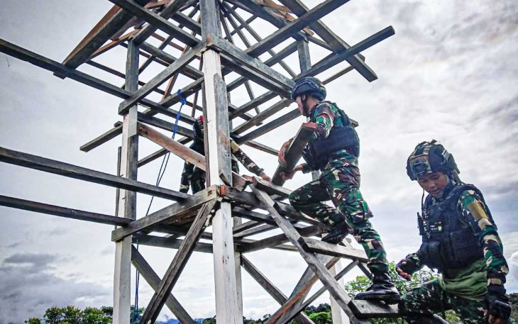 Bangun menara lonceng