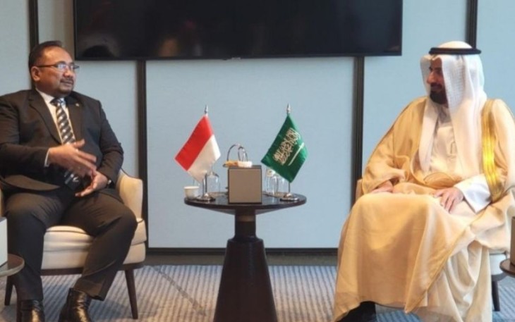 Menag Yaqut bertemu Menteri Haji Arab Saudi Tawfiq F. Al Rabiah, di Jeddah. Minggu (8/1)