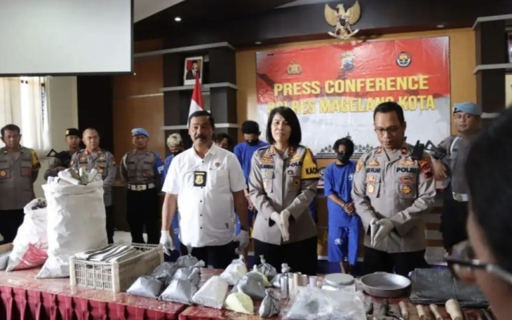Kapolres Magelang Kota AKBP Yolanda Evalyn Sebayang saat konferensi pers 