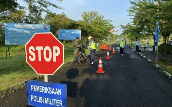 Pemeriksaan kelengkapan surat kendaraan di lanud Sugiri Sukani 