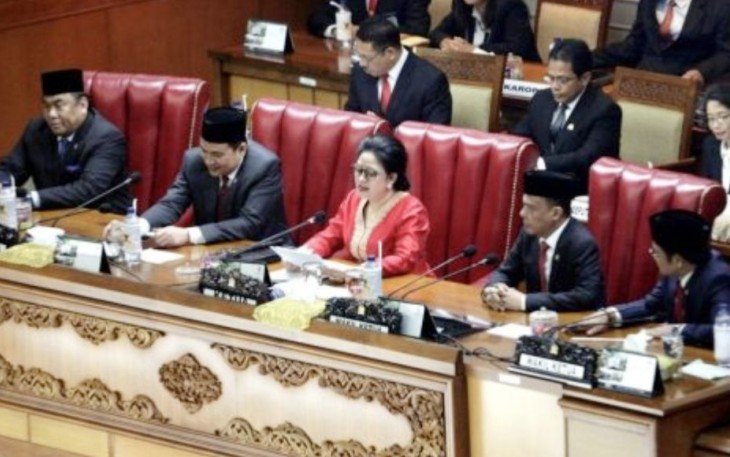 Puan Maharani saat menutup masa sidang DPR RI, Kamis (13/4)