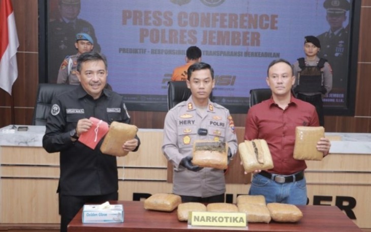 Kapolres Jember AKBP Heri Purnomo saat konferensi pers penangkapan kasus narkoba