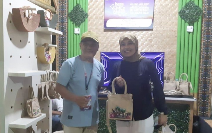 Stand UMK Kerajinan dari Kebumen event KTT ASEAN ke-42 Labuan Bajo, NTT