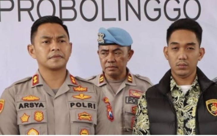 Kapolres Probolinggo AKBP Teuku Arsya Khadafi saat memberikan keterangan pers