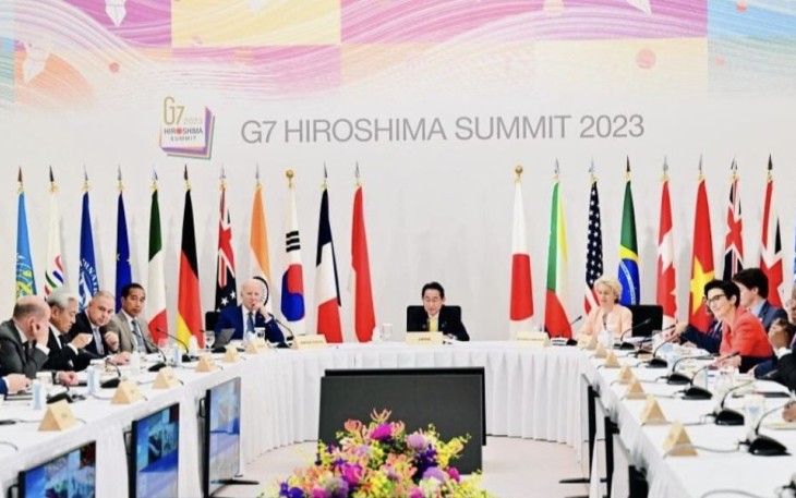 Presiden Joko Widodo menghadiri side event Partnership for Global Infrastructure and Investment (PGII) G7 and Partner Countries yang digelar di Hotel Grand Prince, Hiroshima, Jepang,