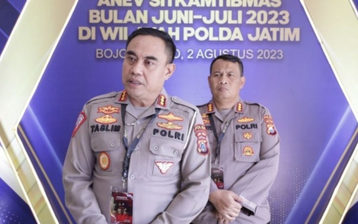Dirlantas Polda Jatim Kombes Pol Muhammad Taslim saat memberikan keterangan pers, Rabu (2/8) 