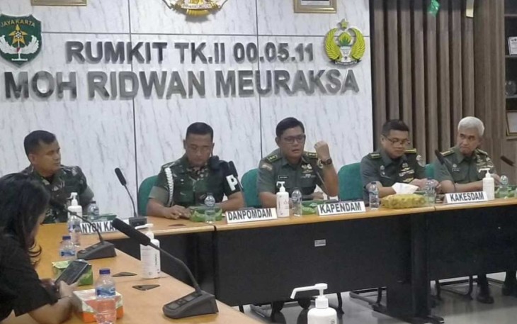 Kapendam Jaya Letkol Inf Andi Sinaga saat memberikan keterangan pers, Senin (11/9)