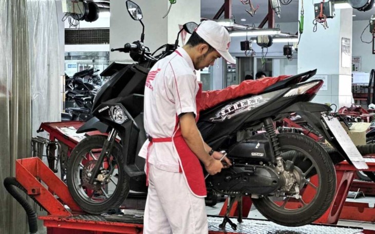 Ilustrasi sepeda motor merk Honda