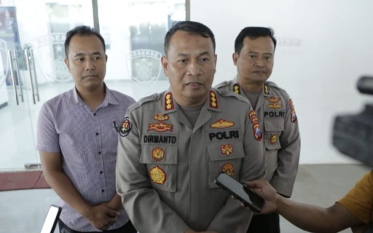 Kabid Humas Polda Jatim Kombes Dirmanto saat memberikan keterangan pers, Selasa (19/9) 
