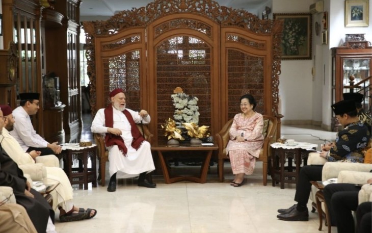 Megawati Soekarnoputri saat menerima delegasi ulama besar Mesir di Jakarta, Senin (9/10)