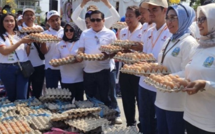 Peringatan Hari Ayan dan Telur Nasional 2023 di Halaman Kantor Bupati Blitar, Jatim, Minggu (15/10)