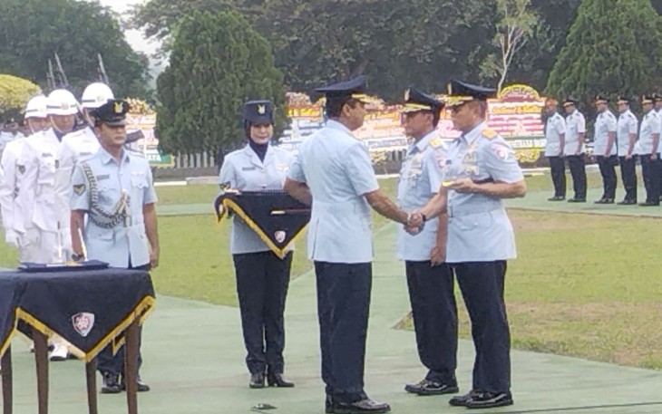 Pangkoosudnas Marsdya TNI M. Tonny Harjono saat melantik Pangkoopsud I Marsma TNI Muhammad Nurdin di Jakarta, Senin (27/11)