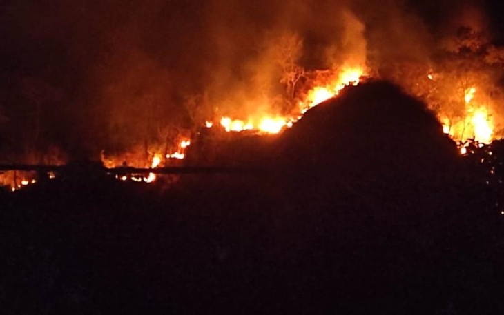 Lereng Gunung Jayanti Sukabumi Terbakar