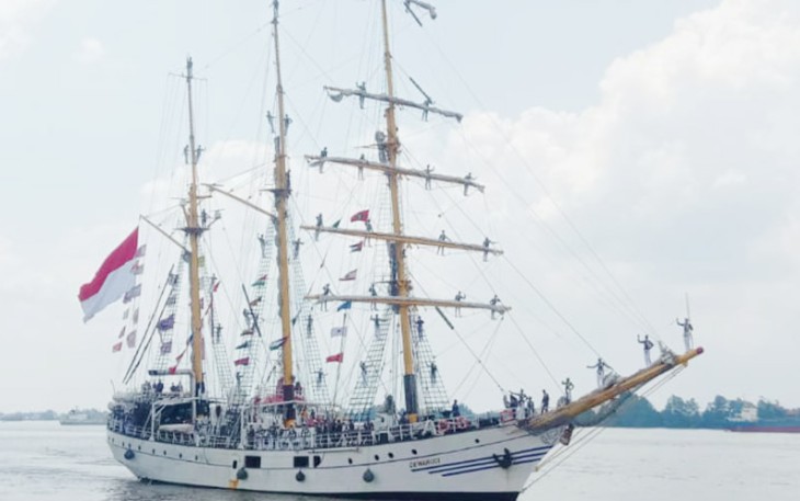 KRI Dewaruci