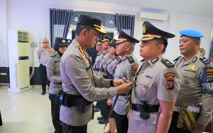 Kapolrestabes Medan saat Pimpin Sertijab Empat PJU Polrestabes Medan