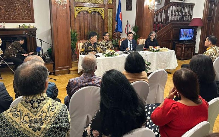 Menko Polhukam Mahfud MD dan Menteri Hukum dan HAM Yasonna Laoly saat mengunjungi Ceko 