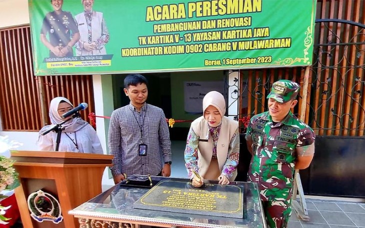 Dandim 0902/Berau saat Resmikan Rehab Bangunan Sekolah TK Kartika V-13 Berau
