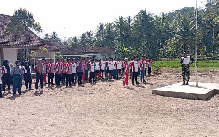 Membangun Generasi Unggul Bersama Koramil 0806/11 Panggul dan SMKN 1 Panggul