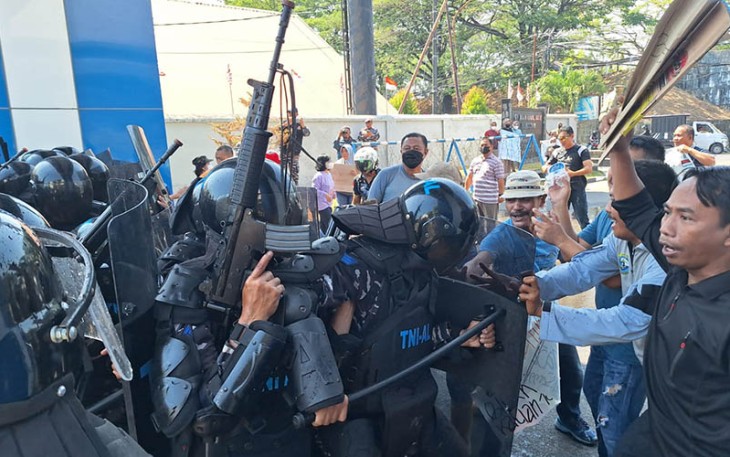Lantamal VI Latihan Penanggulangan Huru- Hara