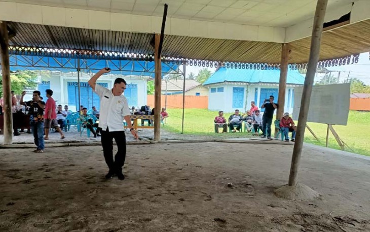 Bupati Natuna saat Hadiri Pertandingan Gasing 