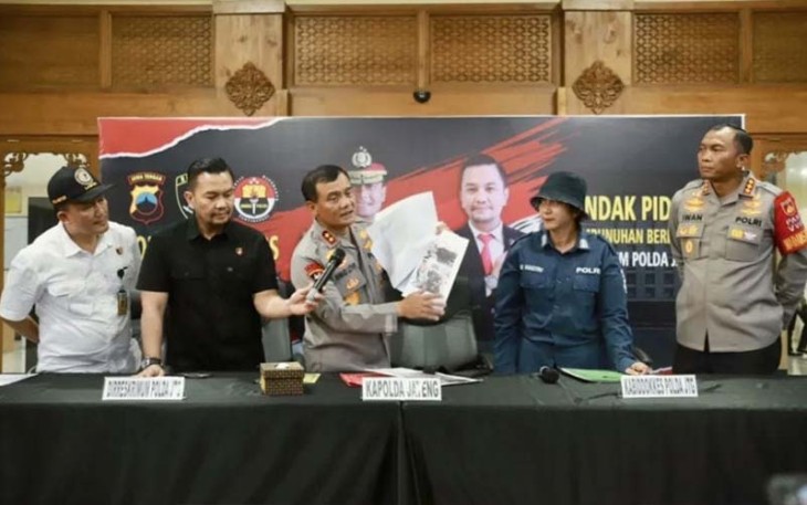  Kapolda Jawa Tengah Irjen Pol Ahmad Luthfi saat memimpin konferensi pers di Mako Polresta Surakarta, Kamis sore (6/4/2023). 